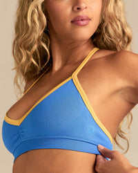 Define 2.0 Seamless Scrunch V-Neck Bra | Rio Blue