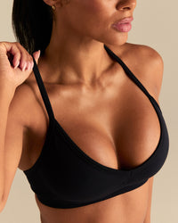 Define 2.0 Seamless Scrunch V-Neck Bra | Black