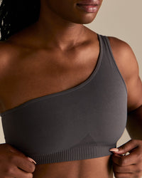 Power Seamless One Shoulder Bra | Graphite