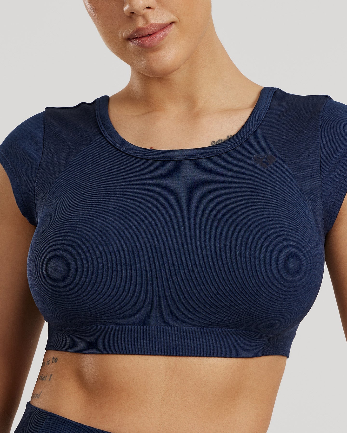 Motion Seamless Open Back Short Sleeve Crop Top | Sapphire Blue